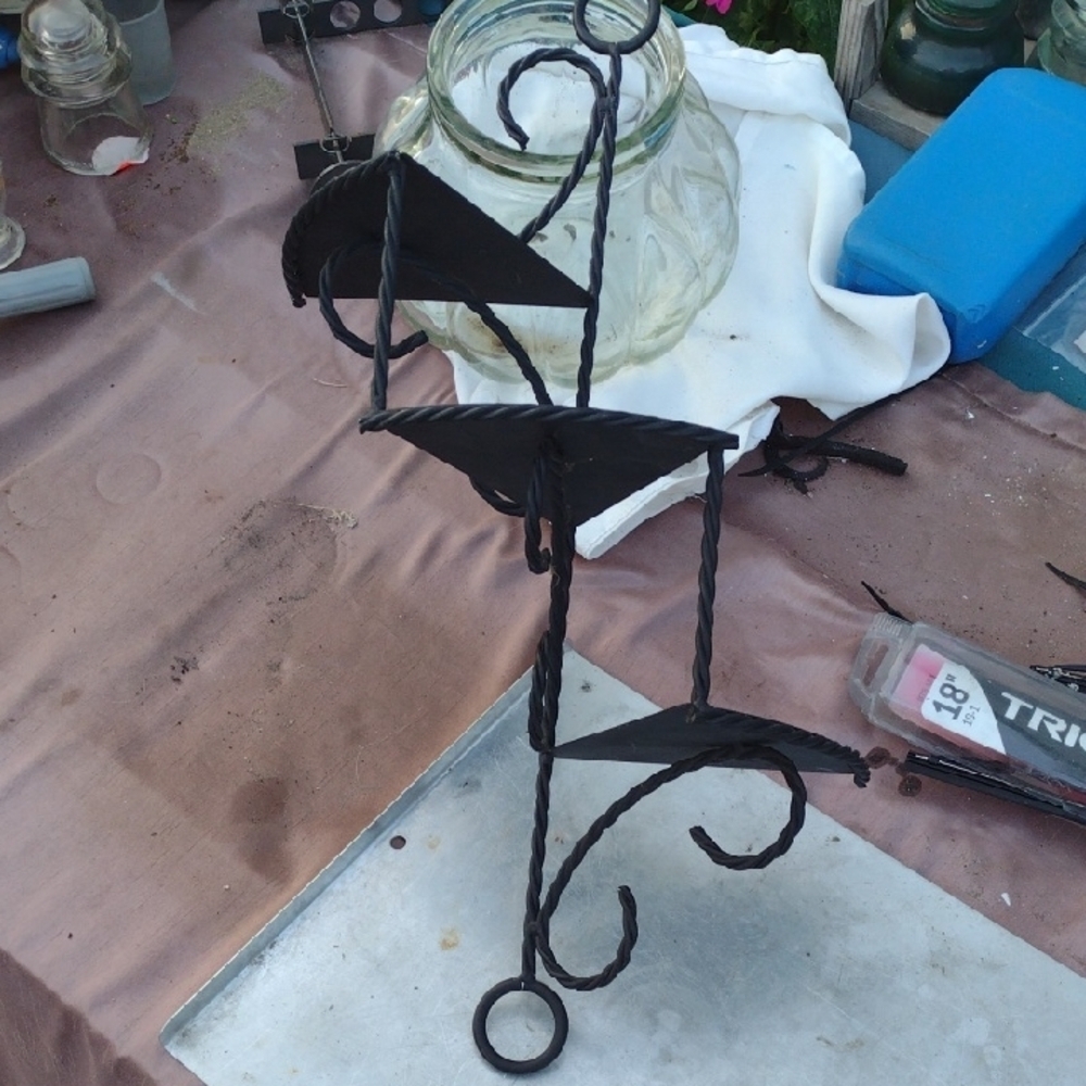 Black Metal Spiral 3 Shelf Decor